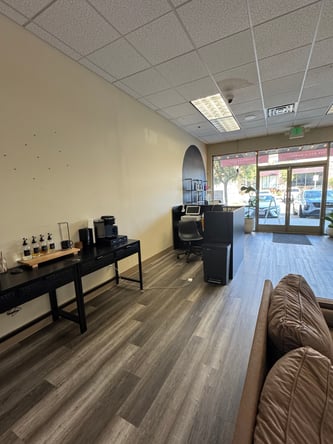 Ready-to-Run Hair Salon for Sublease- Fully Furnished Setup, Full Access