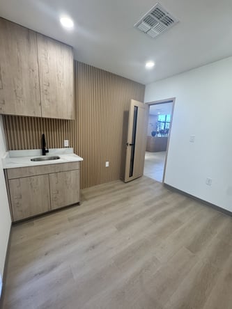 Suite Rental 95-225 sf