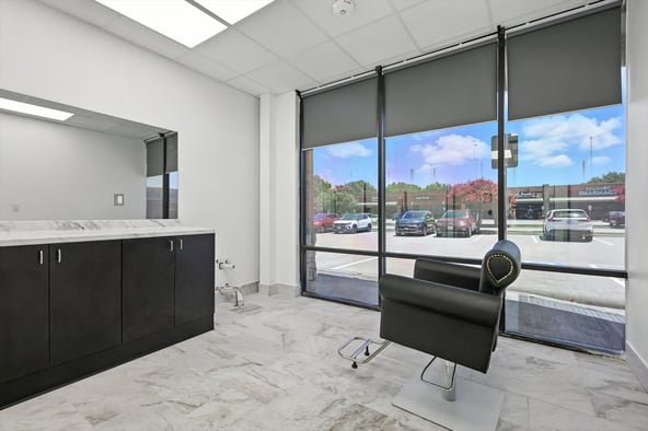 Paradise Suites & Salon