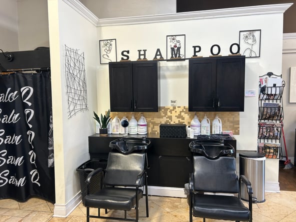 Chair/station rental in Downers Grove