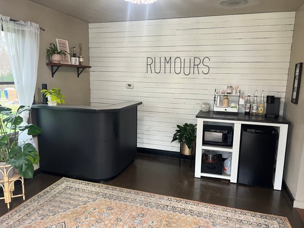 Chair for rent in Old Town Greenwood