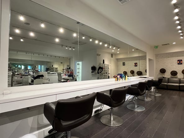 Luxury Salon Chairs for Rent