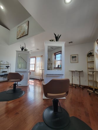 3 Available Hair Stylist Chair Rentals