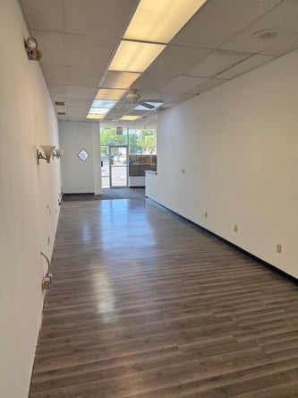 Turnkey Salon Space For Lease in Parma Heights, OH – Ready for Your Business!