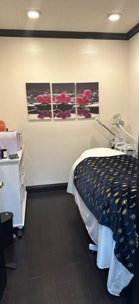 Professional Barber & Stylist Chairs for Rent in Upland – Flexible Daily, Weekly, Monthly Options