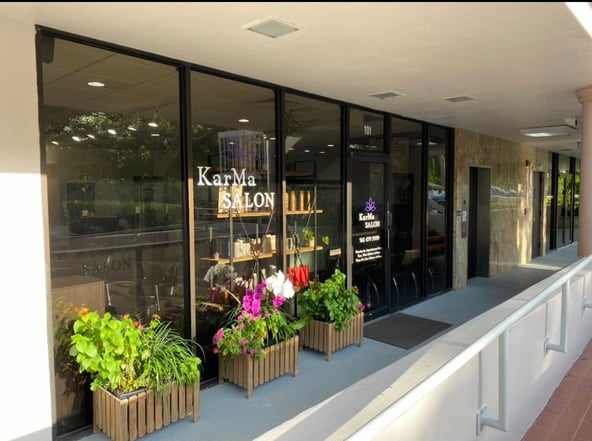 Salon Booth / Station Rental