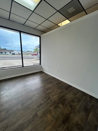 Salon and Spa Suites for lease