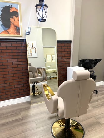 Brand New Suites, Booths & Chairs in Altamonte Springs | Delicate Beauties Beauty Bar