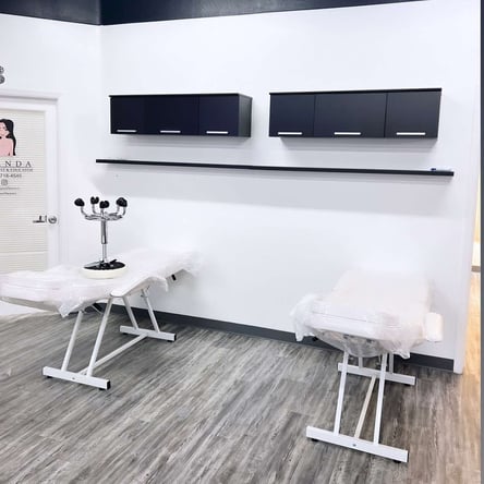 Bed Station, Hair Station, Private Suite and Nail Station Available