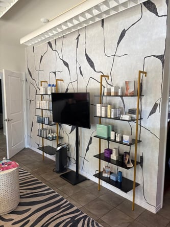 ✨ Salon Suite Available in Cedar Hill ✨ 📍$250/week – Front Window Suite | 1 Week FREE Every 6 Month