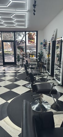 Oc Beauty studio chair rental available