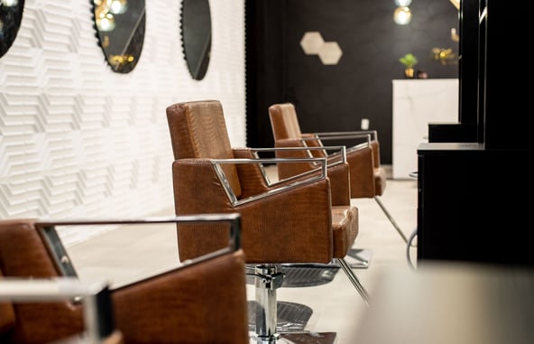 MOVE IN- READY SUITE AND BOOTHS TO RENT IN DALLAS, TX!