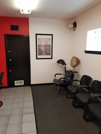 SALON FOR RENT / 2 CHAIRS