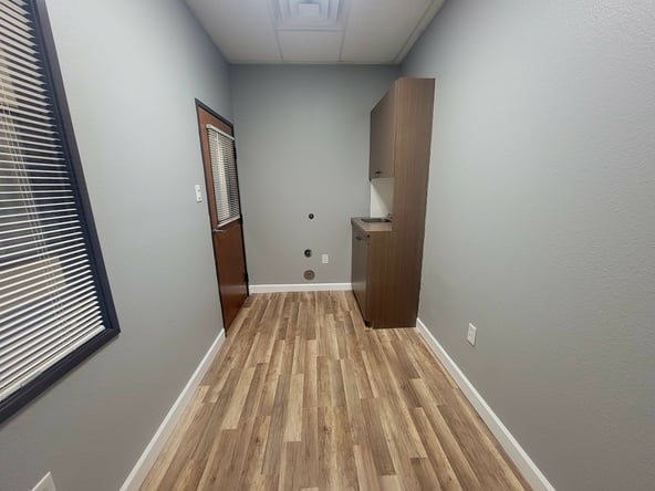 UNIQUE SALON HAS AVAILABLE SUITES IN PLANO!! WONDERFUL LOCATION!
