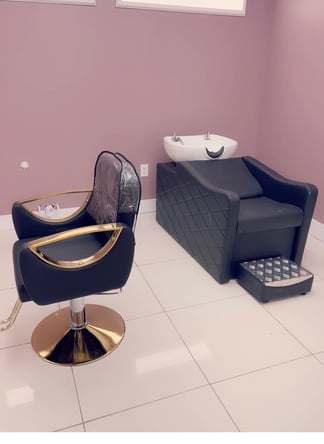 Salons by JE Monthly Rentals $700/Month, Large Suite (133 sq.ft.) $500/Month, Small Suite (80 sq.ft