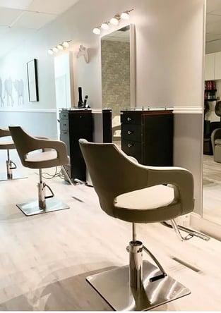 Modern and upscale salon chair available for rent in the Sunrise Fl area!!!!!!