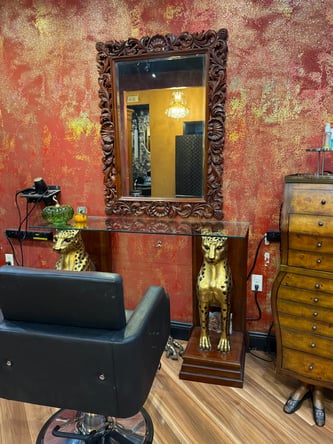 Luxury Booth Rental in Lady Lake: Grow Your Clientele at The Velvet Collective