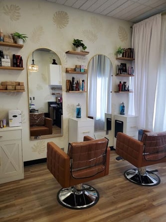 Sola Salon Studios in Palm Harbor, FL – Salon Suite for Rent