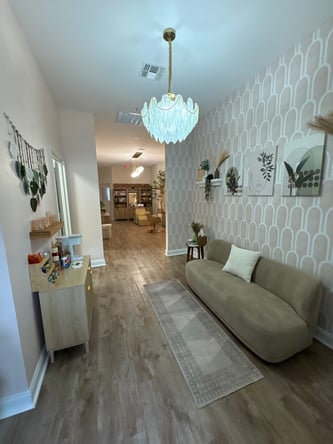 TWO BEAUTY STUDIO ROOMS AVAILABLE