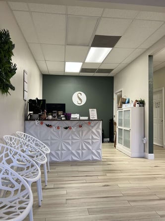 Beauty/Wellness Space Available in Valrico, FL!