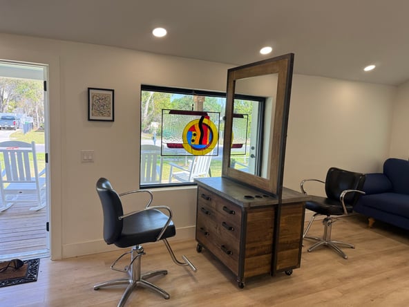 Shaggy Shék Studio Salon ( Station Rental)