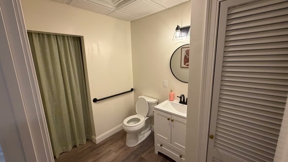 Beauty Suites For Rent East Greenwich, R.I (1st month FREE)