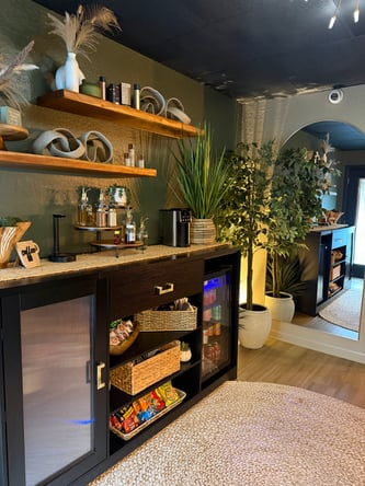Boutique beauty, health and wellness suite available.