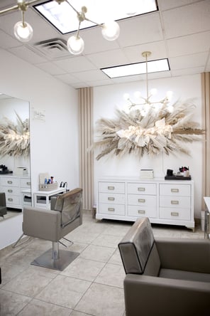 Spacious, Customizable Private Salon Suite in Cypress, TX – Great Natural Light