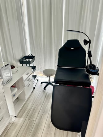 Hairstylists Booth Rent for a Special Low Price!