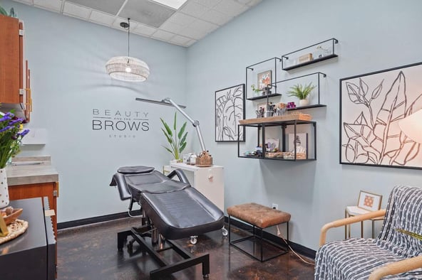 Sola Salon Studios in Roseville, CA – Salon Suite for Rent