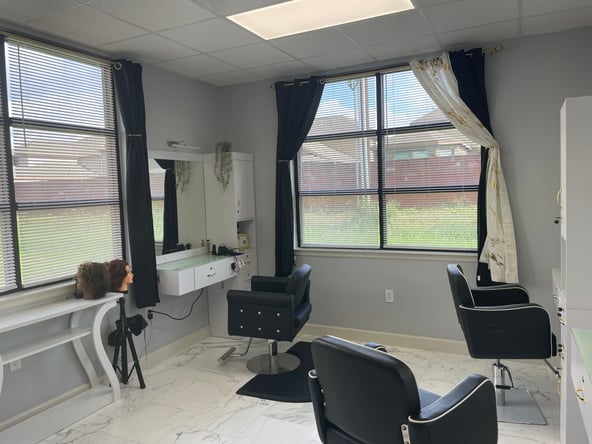 Now Renting: Salon Booths for Licensed Beauty Pros – 8 Spots Available
