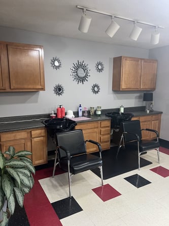 Private 2-Chair Salon Suite for Lease