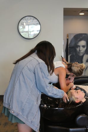 Salon Station Available For Rent