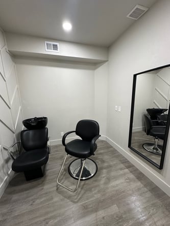 Salon Chair for Rent at Golden Cuts Color – San Rafael, CA