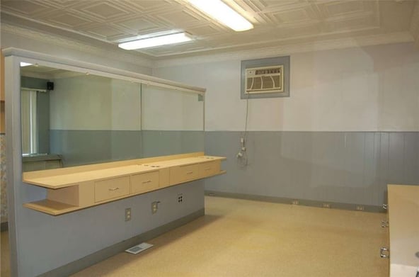 Prime Salon Space for Rent $650/month!