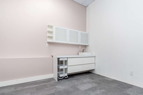 Lyst Salon – Suites Available Now