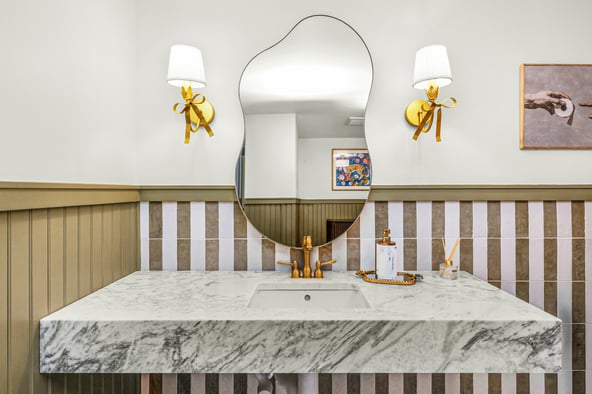 SALON SUITE FOR RENT – THE FLORENCE COLLECTIVE | OAK CREEK