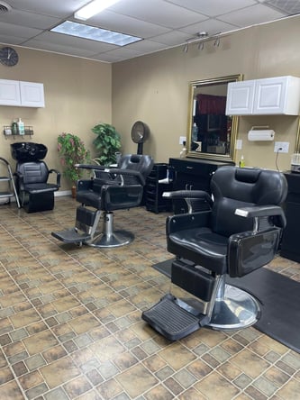 Salon Chair for Rent at Golden Cuts Color – San Rafael, CA