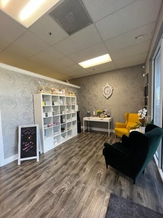 Beautiful Salon Suites Available For Rent-1ST MONTH FREE RENT!