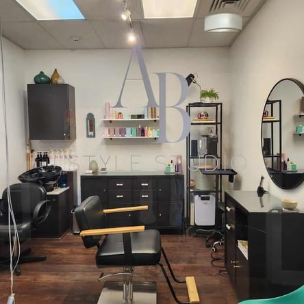 Salons by JC in Highland Park, IL – Salon Suite for Rent