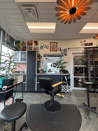 Sola Salon Studios in Amherst, NY – Salon Suite for Rent