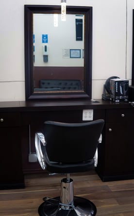 Flatbush Salon Chair Rental – AC, Break Room, Great Foot Traffic (Brooklyn)