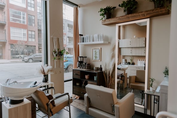 Sola Salon Studios in Milwaukee, WI – Salon Suite for Rent