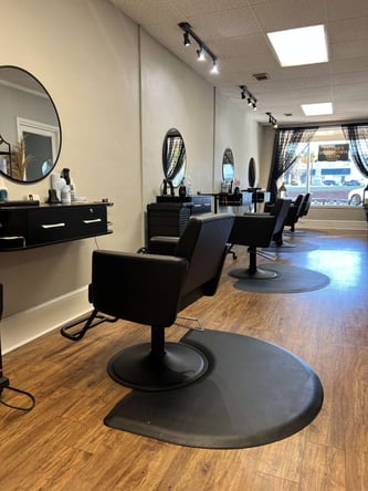 Chair for rent in Beautiful Downtown Perry!