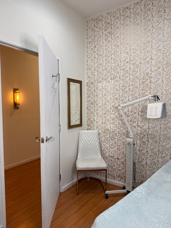 Private Esthetician/PMU Room Available in West Hollywood
