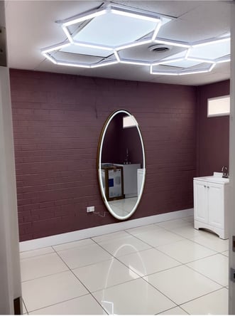 Salons by JE Monthly Rentals $700/Month, Large Suite (133 sq.ft.) $500/Month, Small Suite (80 sq.ft