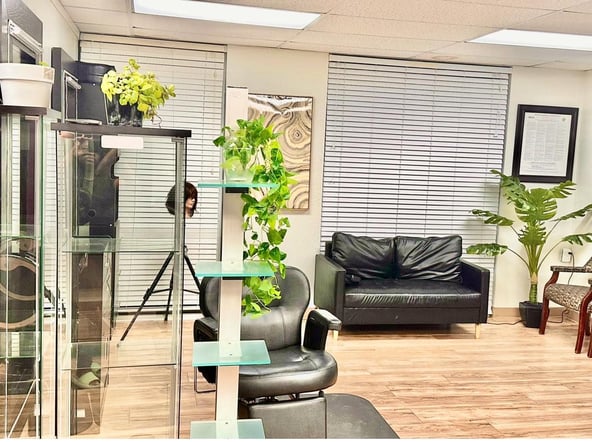 Salon Chair/ Barber Chairs for rent $500 a month