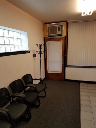 SALON FOR RENT / 2 CHAIRS