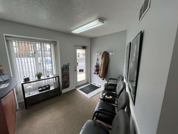 Great Opportunity to rent Salon Chair in small long standing salon