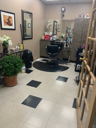 Private Salon Suite in Shorewood, WI with 24/7 Access